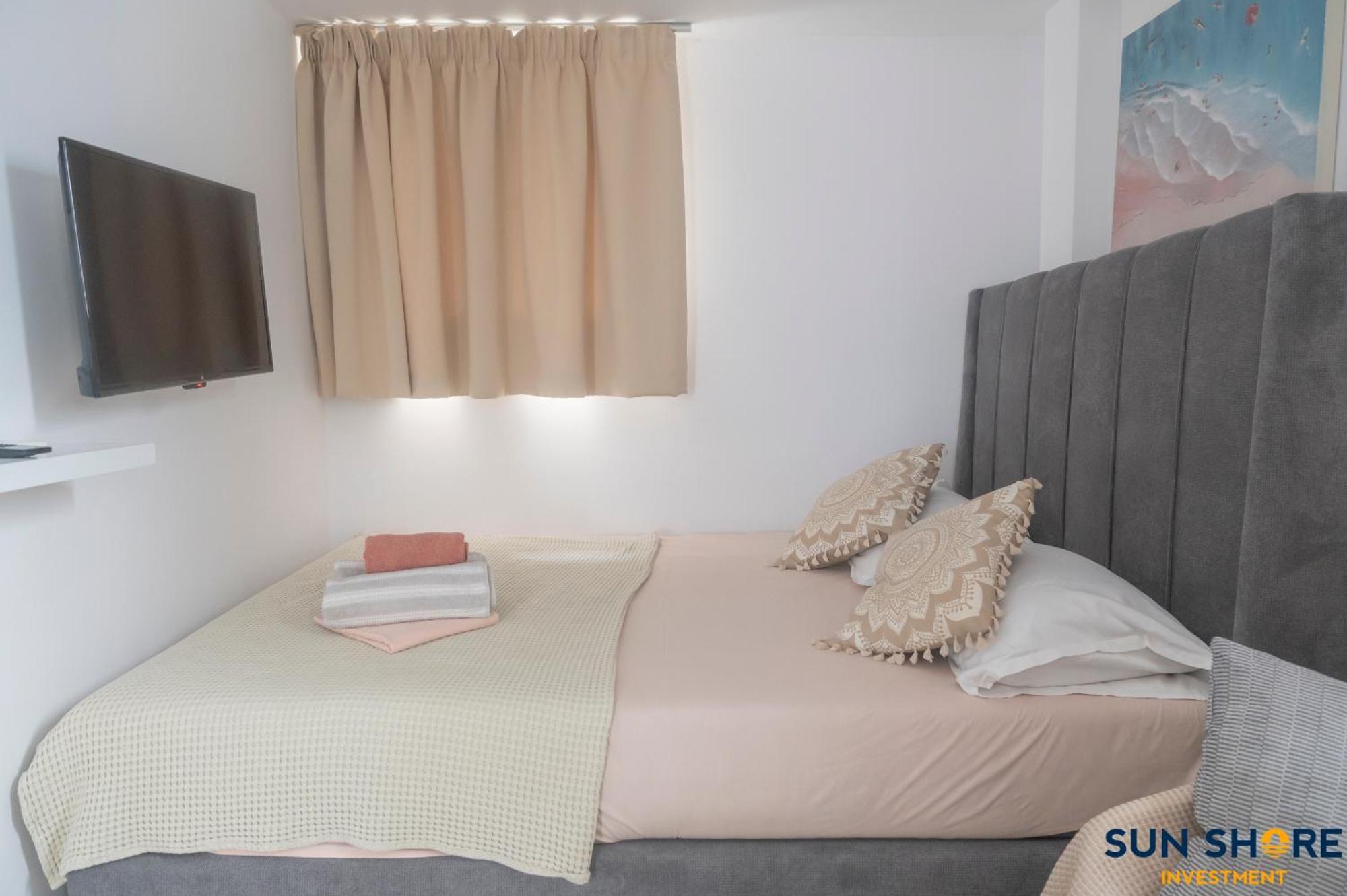 Explore Greece From Cozy City Centre Apartment Chalkís Exteriör bild
